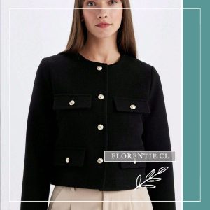 Chaqueta corta negra elegante Maryo